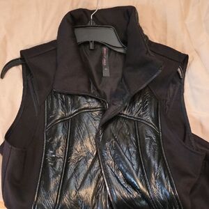 Betsey Johnson Black Quilted Vest. XL.